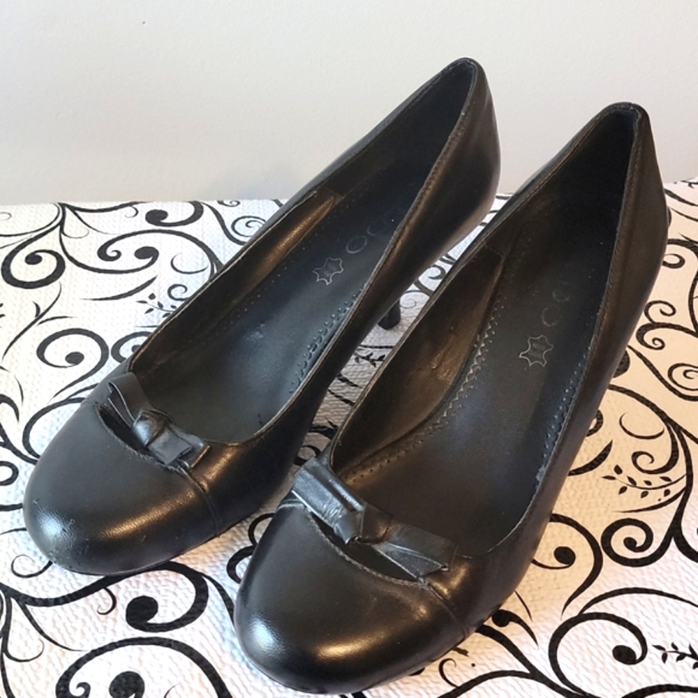 CUTE Aldo bow tie leather black mini pumps High heels